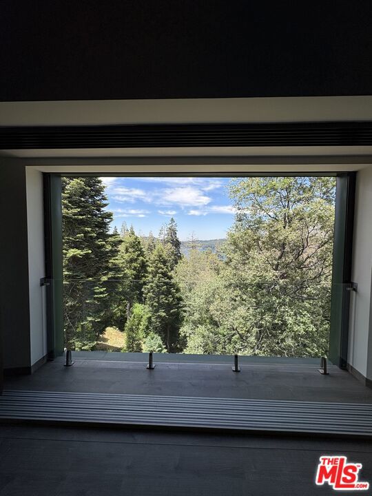 365 Mittry Lane, Lake Arrowhead CA: https://media.crmls.org/mediaz/0cbb9503-d6da-4802-8f72-b4d1c5e3fbf2.jpg