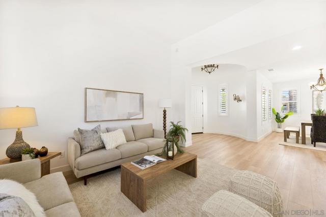 2337 Douglaston Glen, Escondido CA: https://media.crmls.org/mediaz/0cbc40b6-d477-4e40-8804-ded6515fb385.jpg