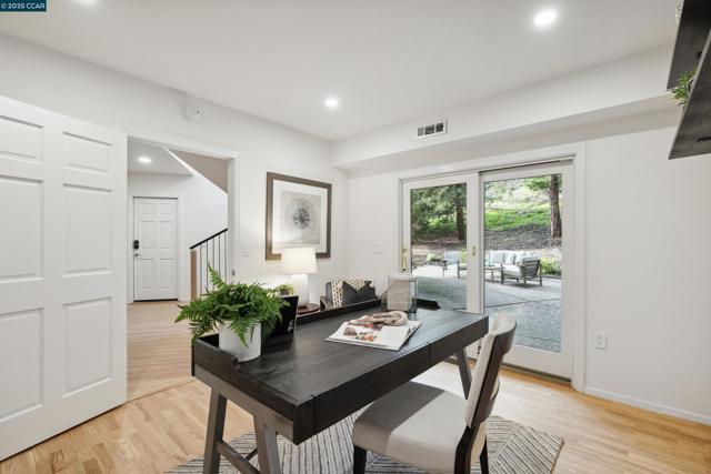 4104 El Nido Ranch Rd, Lafayette CA: https://media.crmls.org/mediaz/0cbd7dd0-ef56-4112-ac5b-4bbf8db0620e.jpg