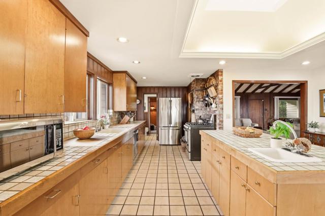 11 S Palomar Drive, Redwood City CA: https://media.crmls.org/mediaz/0cbd8f84-ce6f-4566-9d1e-df7d32347c78.jpg