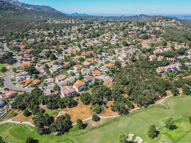 15549 Vista Vicente Dr, Ramona CA: https://media.crmls.org/mediaz/0cbd9c1a-bbab-4bdc-9471-c0180b7cc735.jpg