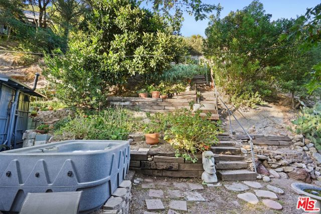 860 Old Topanga Canyon Road, Topanga CA: https://media.crmls.org/mediaz/0cbdcfd4-aa0e-4453-a705-f068a869c5b2.jpg