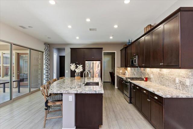 51678 Hawthorne Court, Indio CA: https://media.crmls.org/mediaz/0cbeb62e-5b9d-481d-b271-87e00fcb27b8.jpg