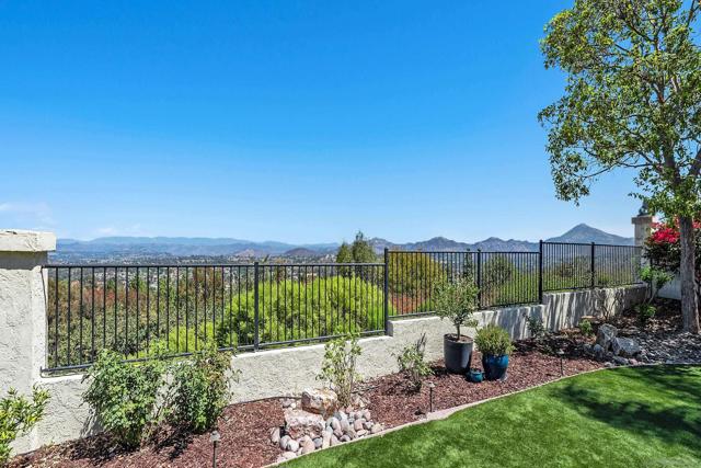 16396 Avenida Suavidad, San Diego CA: https://media.crmls.org/mediaz/0cbf0acf-a592-4848-a101-ab1b4d1f9e5f.jpg