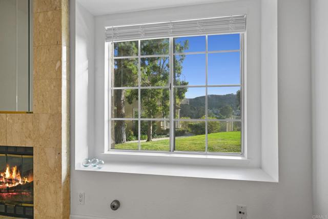 7727 Caminito Monarca, Carlsbad CA: https://media.crmls.org/mediaz/0cbf3ee4-ef4a-4fef-a0ed-28352c125f5a.jpg