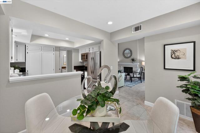 5943 Corte Arboles, Pleasanton CA: https://media.crmls.org/mediaz/0cc045eb-42a3-4463-a196-e3afc40bc8bb.jpg