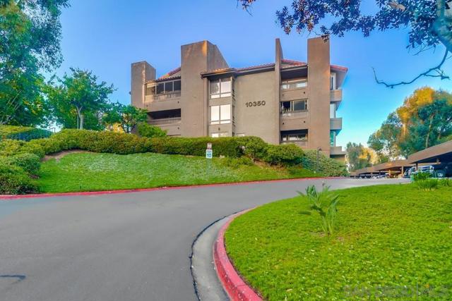 10350 Caminito Cuervo, San Diego CA: https://media.crmls.org/mediaz/0cc04cd9-c3c8-4122-8bd4-00853df8483e.jpg