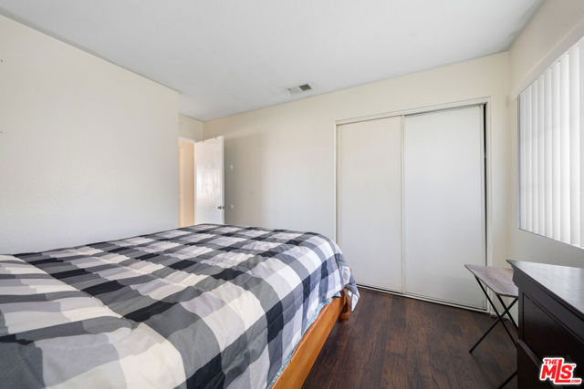 3223 Quarry Road, Palmdale CA: https://media.crmls.org/mediaz/0cc0e353-a0f0-4417-9e4c-5c534ec6da7a.jpg