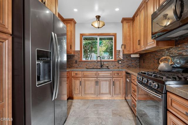 Detail Gallery Image 19 of 54 For 3146 Strathmore Dr, Ventura,  CA 93003 - 4 Beds | 2 Baths