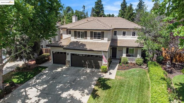 1951 Newton Drive, Brentwood CA: https://media.crmls.org/mediaz/0cc1914b-dc15-49c7-aae1-f919fe0e4859.jpg