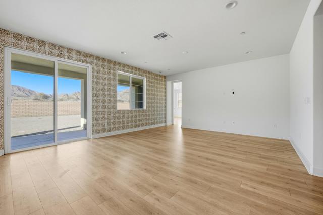 Image 9 of 40 For 58293 Coral View Way