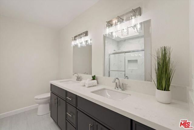 853 Larrabee Street, West Hollywood CA: https://media.crmls.org/mediaz/0cc2918c-53dc-42e4-9b16-bd463c2c6bf0.jpg
