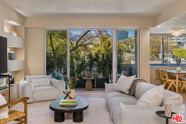818 N Doheny Drive, West Hollywood CA: https://media.crmls.org/mediaz/0cc3063a-05b9-48a0-8884-dcd7d2b96fc5.jpg