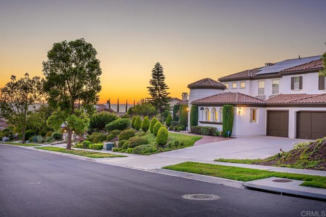 1863 Camino Mojave, Chula Vista CA: https://media.crmls.org/mediaz/0cc36877-bd13-4032-afba-2016fb2014ef.jpg