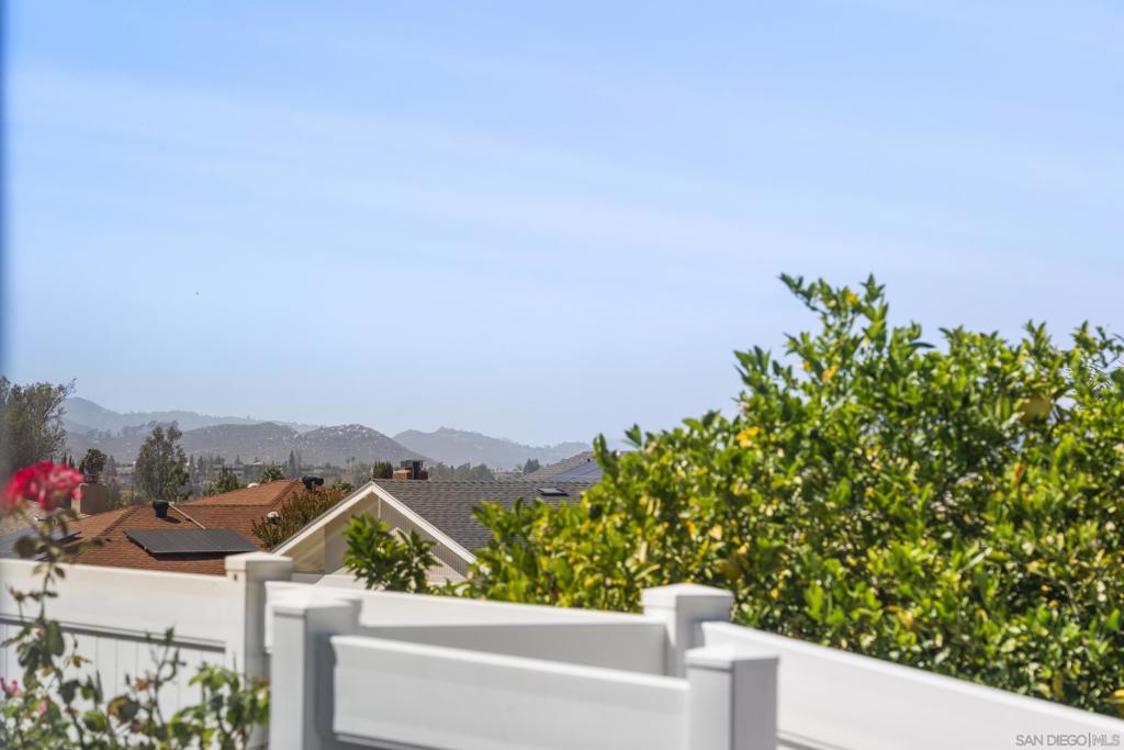 https://media.crmls.org/mediaz/0cc387bb-6bff-4948-a865-2db690da5738.jpg?preset=X-Large
