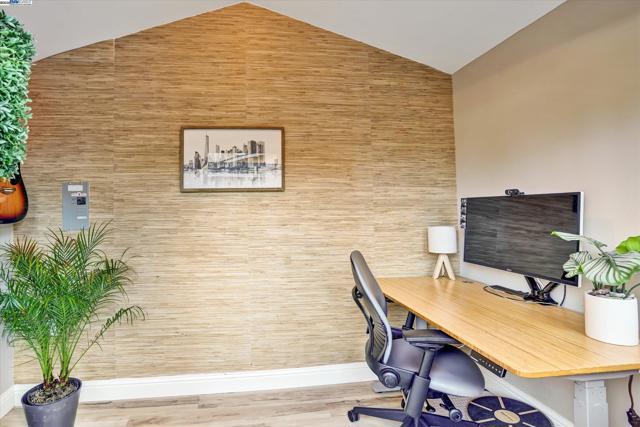 27 Serene Ct, Danville CA: https://media.crmls.org/mediaz/0cc3bdbc-85ea-43e0-b44d-4abdfd551d79.jpg