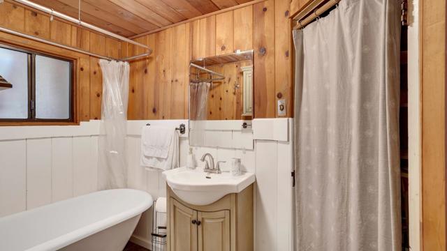 526 Lower Locksley Road, Boulder Creek CA: https://media.crmls.org/mediaz/0cc3f763-8567-44a4-b14e-8c890fcad587.jpg