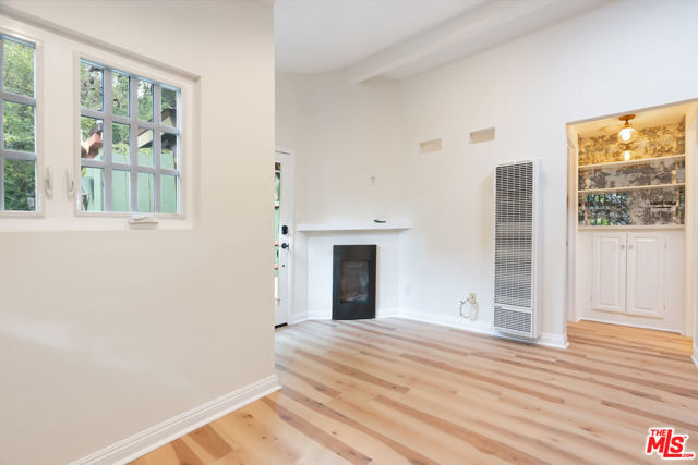 483 Sturtevant Drive, Sierra Madre CA: https://media.crmls.org/mediaz/0cc40955-5aac-4576-bd3f-bbf4f4e3b8d2.jpg