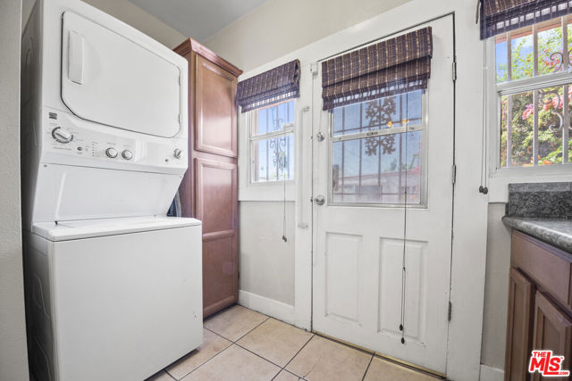 3613 S Gramercy Place, Los Angeles CA: https://media.crmls.org/mediaz/0cc4c44b-6a2a-4ab8-909f-3dbbfc5a5623.jpg
