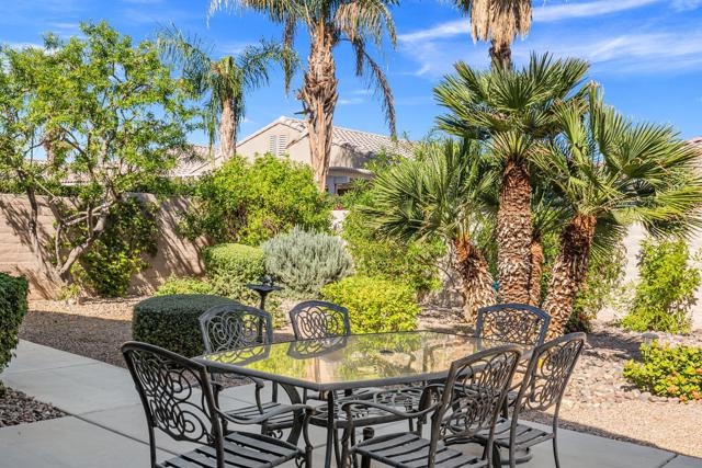 81708 Avenida De Baile, Indio CA: https://media.crmls.org/mediaz/0cc4ecd1-e642-4911-850a-b0468f586541.jpg