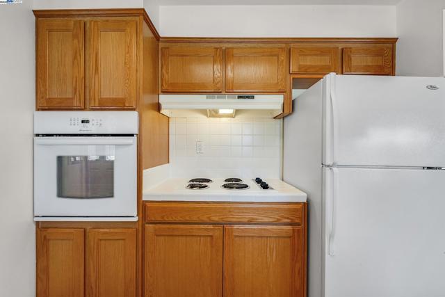 844 Wall St, Livermore CA: https://media.crmls.org/mediaz/0cc620e3-ea25-429c-997e-61a7a47ef9c3.jpg