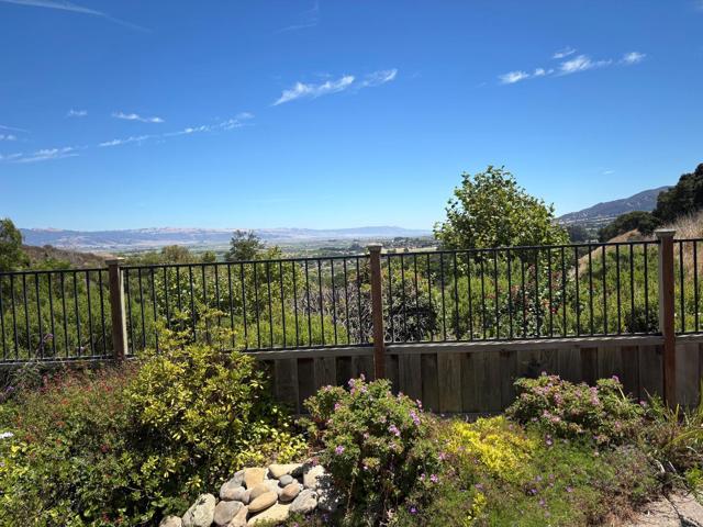 21775 Woodrose Place, Salinas CA: https://media.crmls.org/mediaz/0cc62ece-0cd7-4420-b59b-ab53fb8633b6.jpg