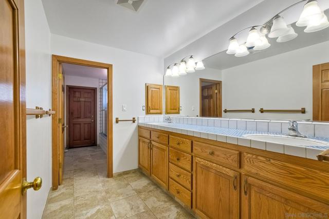 2511 Via Rancheros, Fallbrook CA: https://media.crmls.org/mediaz/0cc6cc0b-39ee-4638-82e1-9ce18d72df3d.jpg