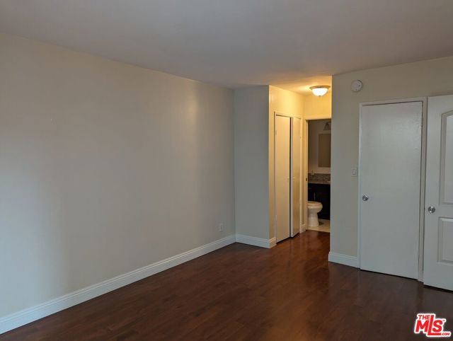 633 N Sweetzer Avenue, West Hollywood CA: https://media.crmls.org/mediaz/0cc72916-b412-4750-a0cd-bed95a4411bc.jpg