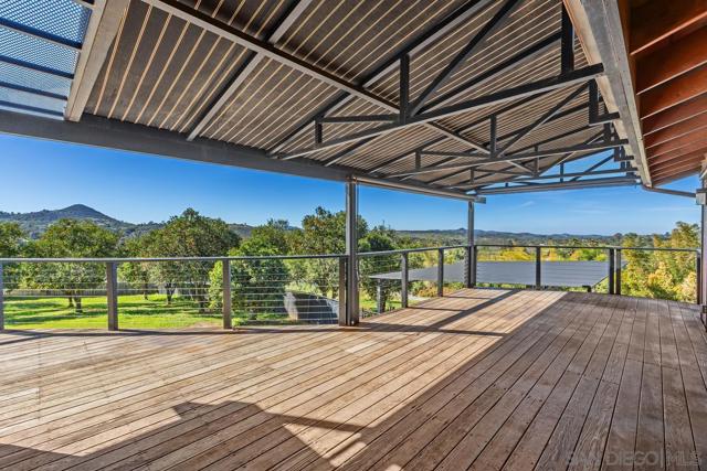 30830 Ranch Creek Rd, Valley Center CA: https://media.crmls.org/mediaz/0cc75392-ebb0-4d37-9e23-32bed3f1ed66.jpg