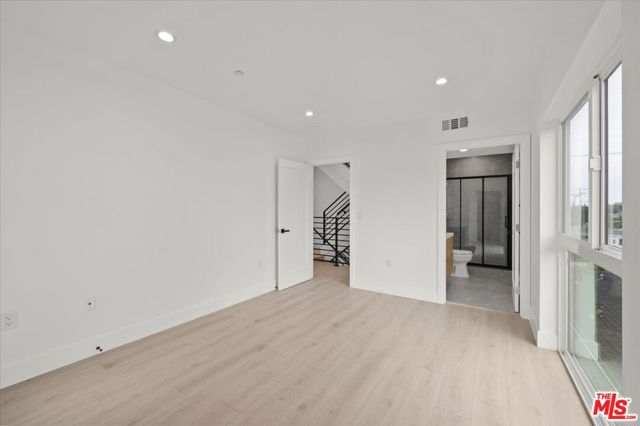 4922 S Centinela Avenue, Los Angeles CA: https://media.crmls.org/mediaz/0cc80b6d-b10f-4d56-87ab-d6be8a31562b.jpg