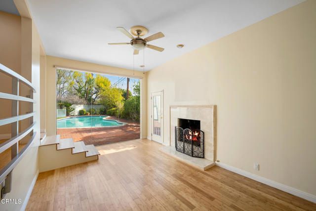 4917 Angeles Crest Highway, La Canada Flintridge CA: https://media.crmls.org/mediaz/0cc811dc-77f7-408c-96a0-8ccc91246b6a.jpg