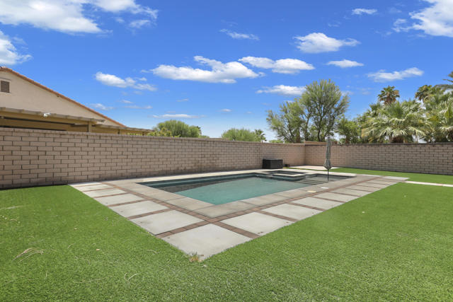 40632 Firenze Court, Indio CA: https://media.crmls.org/mediaz/0cc9756c-cb8b-48a9-88c4-987330e20236.jpg