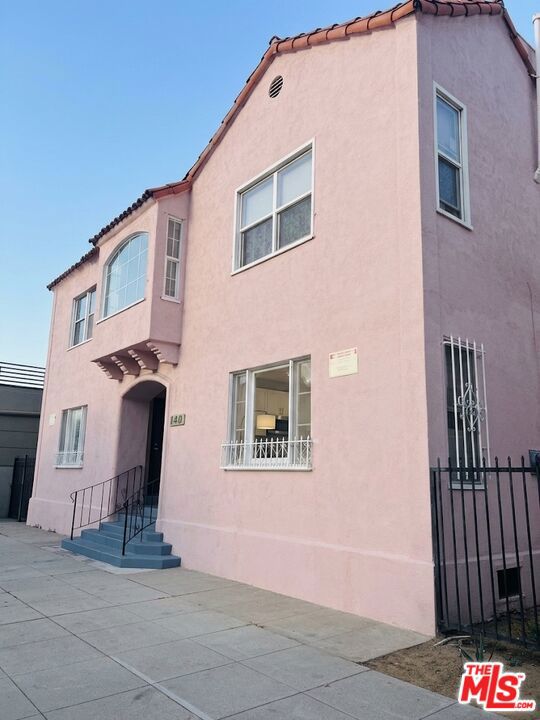 140 Lime Avenue #8