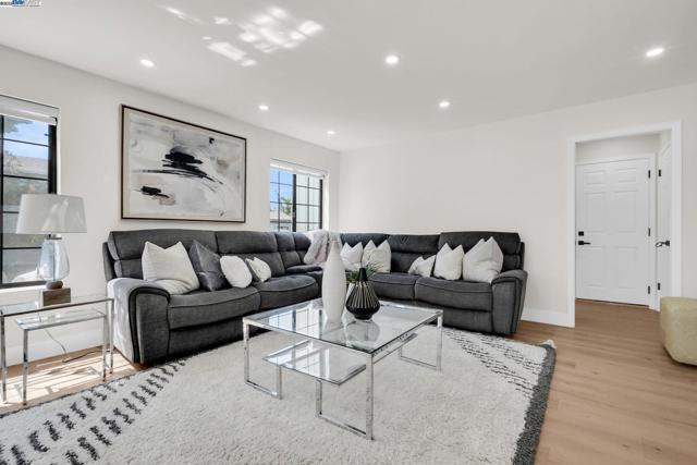 524 Gamay Ct, Fremont CA: https://media.crmls.org/mediaz/0cc9d663-abc8-4bb2-b4f8-06ff515a5398.jpg