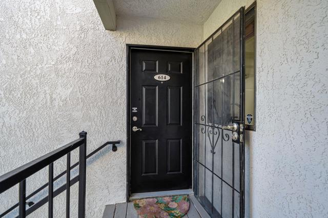 Image 4 of 20 For 78650 Avenue 42  614