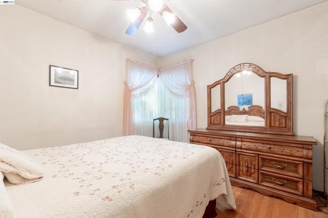 Image 13 of 22 For 1805 Sundberg Ave