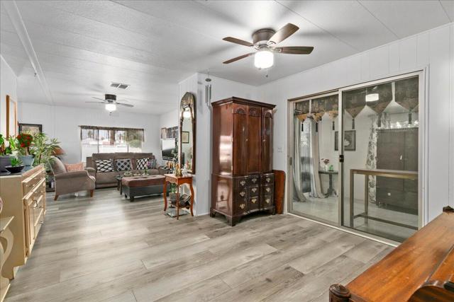 36 Club Circle Drive, Palm Springs CA: https://media.crmls.org/mediaz/0cca094b-3b9f-458c-b345-5b5caad0370b.jpg
