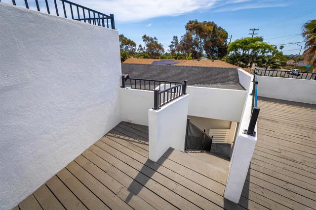 1513 California Street, Oceanside CA: https://media.crmls.org/mediaz/0cca362d-1cf4-4ac7-8bb3-033dfadeaa27.jpg