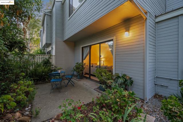 3422 Sunleaf Way, Richmond CA: https://media.crmls.org/mediaz/0ccc6ff6-3a88-49ca-8210-1b90ad429122.jpg