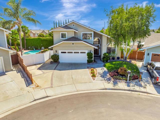 1206 Sycamore Court, Gilroy CA: https://media.crmls.org/mediaz/0ccd8f22-1bf9-4c58-9474-5a8ead4451a7.jpg