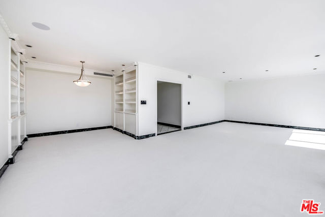 875 Comstock Avenue, 9D photo 22