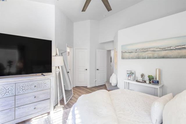 715 Bobcat Ln, Manteca CA: https://media.crmls.org/mediaz/0cce9118-2d2b-4fc6-9ddf-5b854b9ddb10.jpg