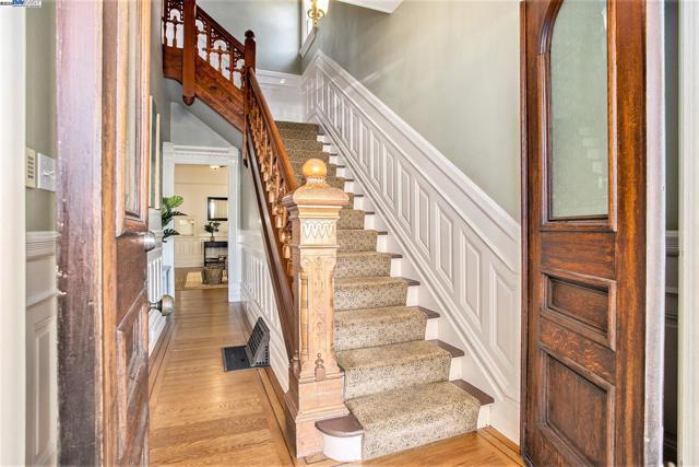 2120 Encinal, Alameda CA: https://media.crmls.org/mediaz/0ccecf58-a085-44c3-a18c-faf0de40c82e.jpg
