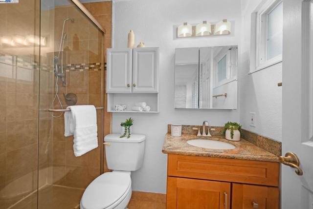 2812 Bollinger Canyon Rd, San Ramon CA: https://media.crmls.org/mediaz/0ccf7926-699e-4873-a85d-71b74da7bec4.jpg