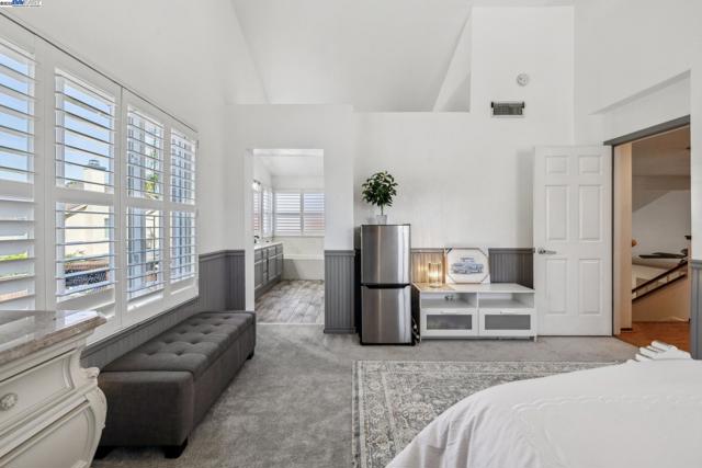 1005 Wood Thrush Ln, Tracy CA: https://media.crmls.org/mediaz/0ccff6d0-d607-41f7-ad93-383dfab4151f.jpg