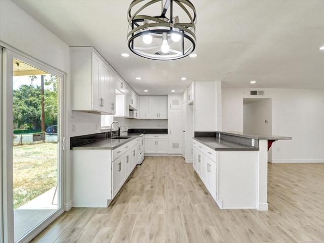 45530 Del Rey Avenue, Indio CA: https://media.crmls.org/mediaz/0cd01285-6590-415f-87d6-edd9336bff41.jpg
