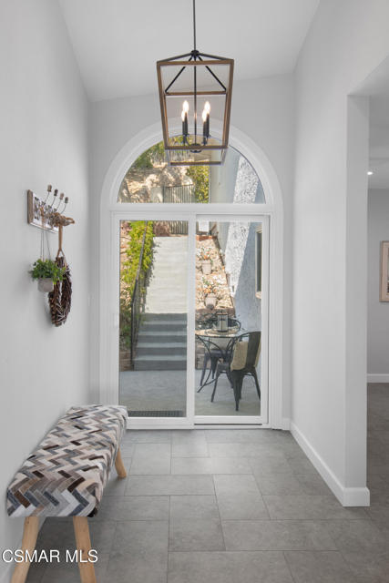 28329 Foothill Drive, Agoura Hills CA: https://media.crmls.org/mediaz/0cd06b0c-6992-4791-a73a-143a64bbcfc1.jpg