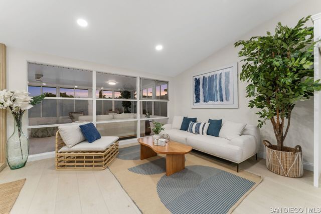 3424 Lockwood DR, San Diego CA: https://media.crmls.org/mediaz/0cd099be-802c-44a7-b80d-db7b0b38beac.jpg