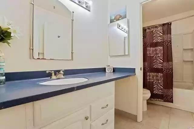 https://media.crmls.org/mediaz/0cd13e62-6b2e-4525-8c49-c96ecae22469.jpg?preset=X-Large