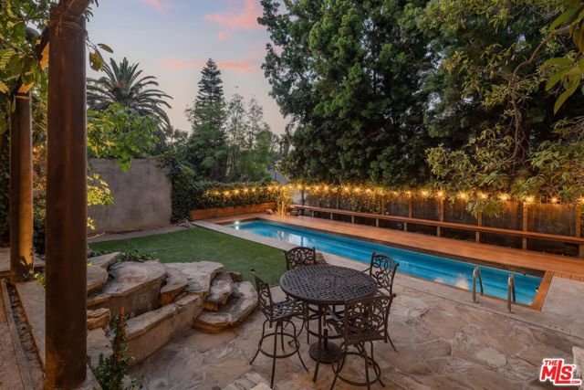 2444 Lyric Avenue, Los Angeles CA: https://media.crmls.org/mediaz/0cd17ac9-a164-4e0f-b12f-f837e5d8ff83.jpg
